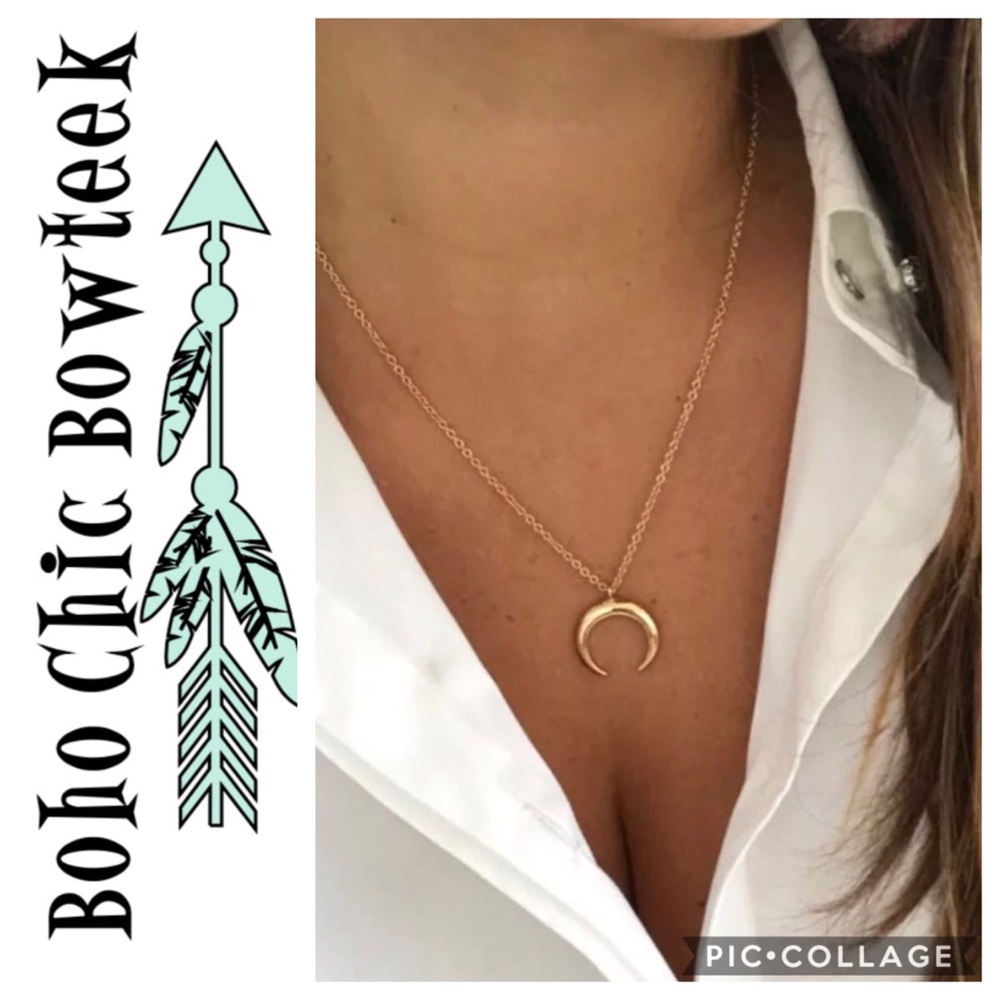 🎁Dainty Crescent Moon Necklace